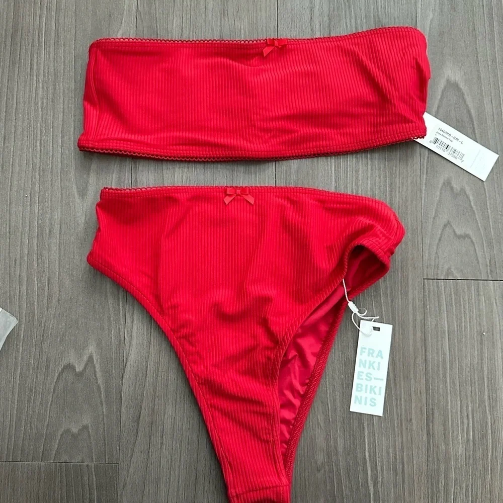Frankie’s Bikinis Set | Top L Bottoms M